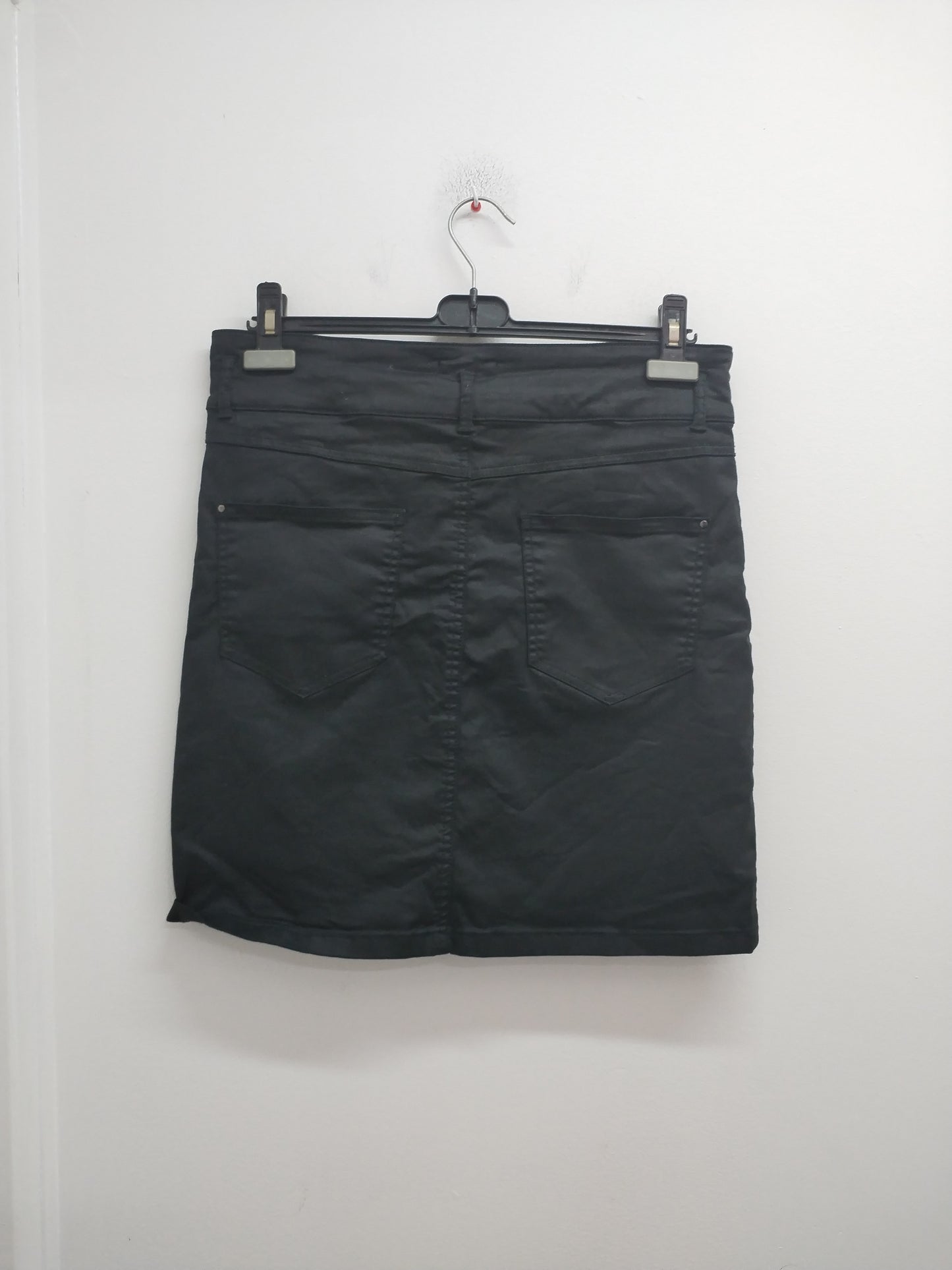 Jupe courte Cache-Cache noire brillante Taille 42