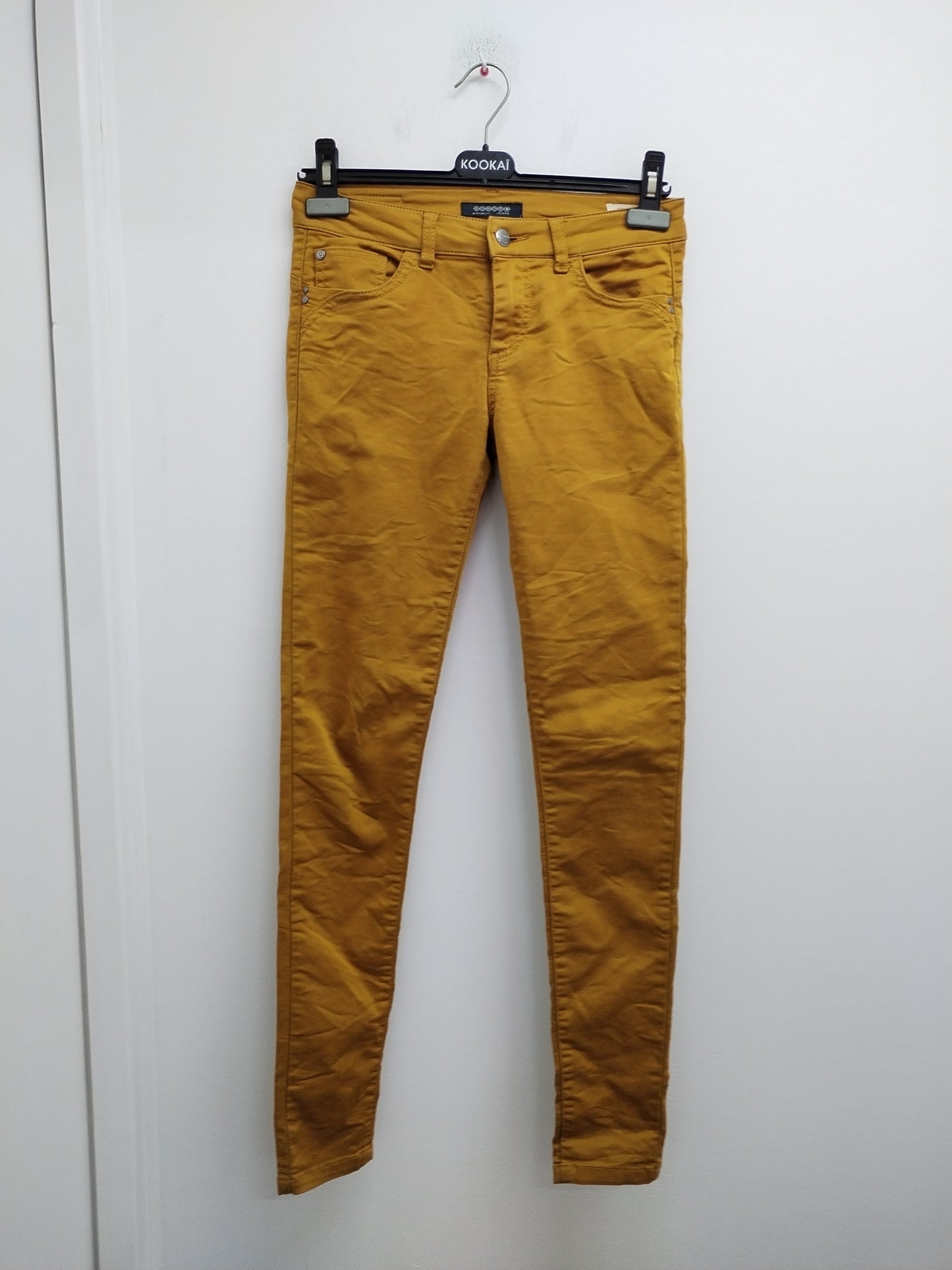 Pantalon Bonobo moutarde Taille 36