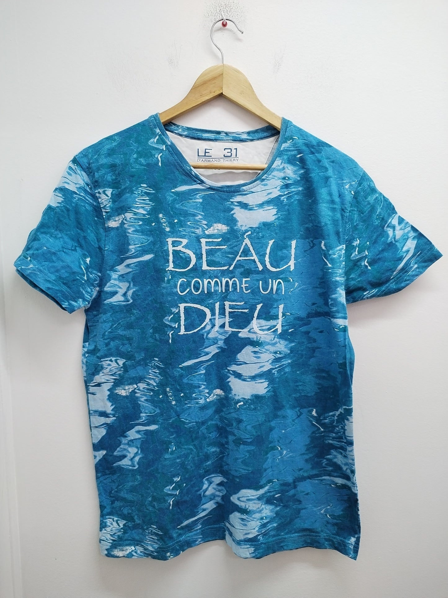 T-shirt Armand Thiery bleu avec impression Taille M