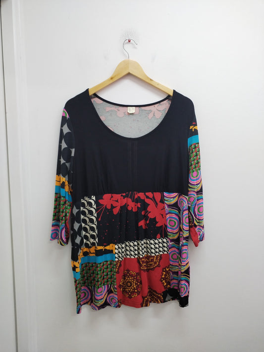 Tunique manches 3/4 noire et imprimée multicolore Taille 48