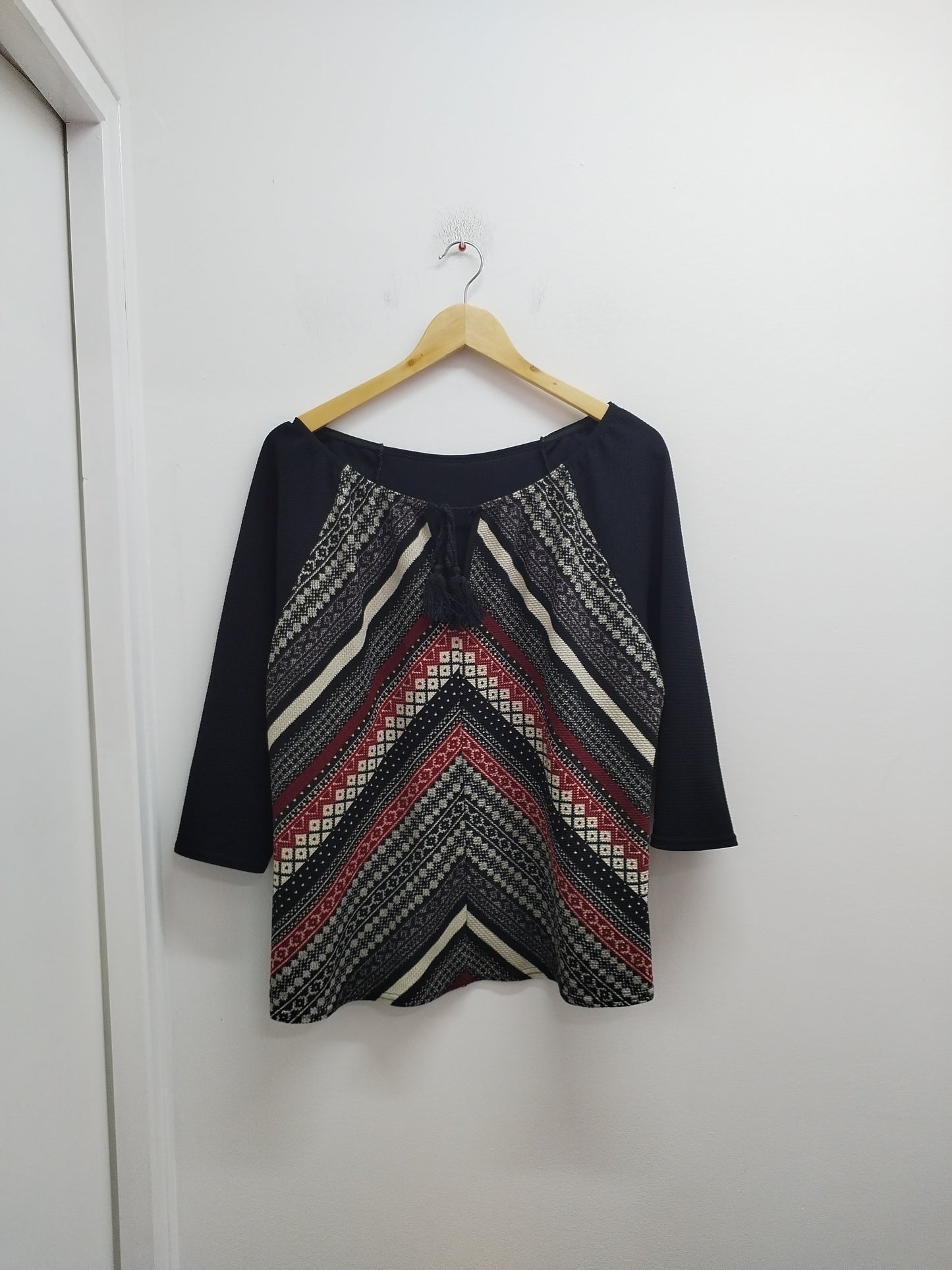 Tunique manches 3/4 noire et à motifs Taille L