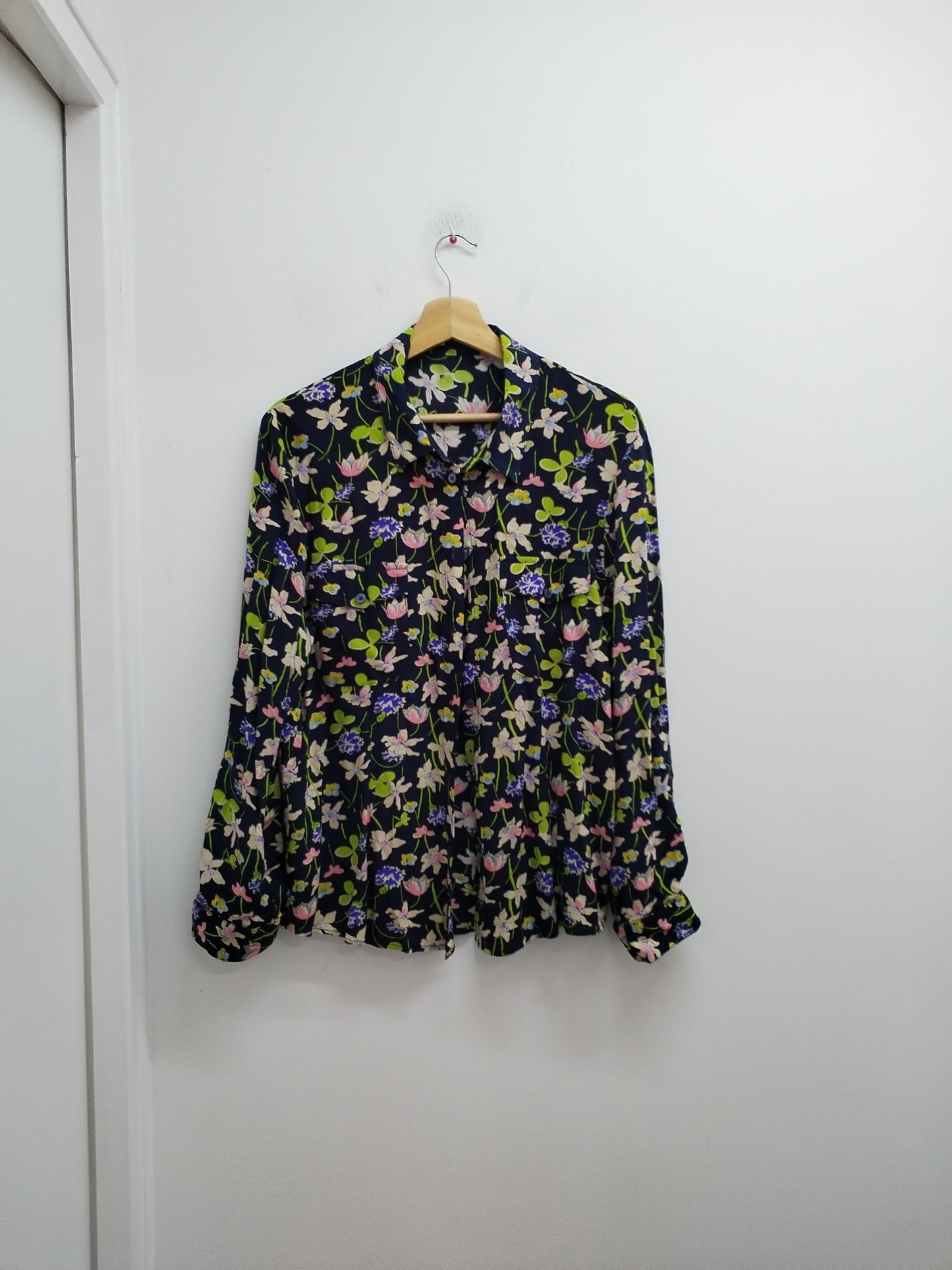 Chemise marine fleurie Taille M