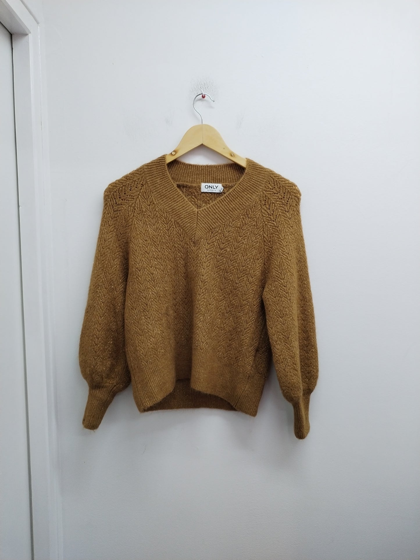 Pull Only marron avec fils dorés Taille M