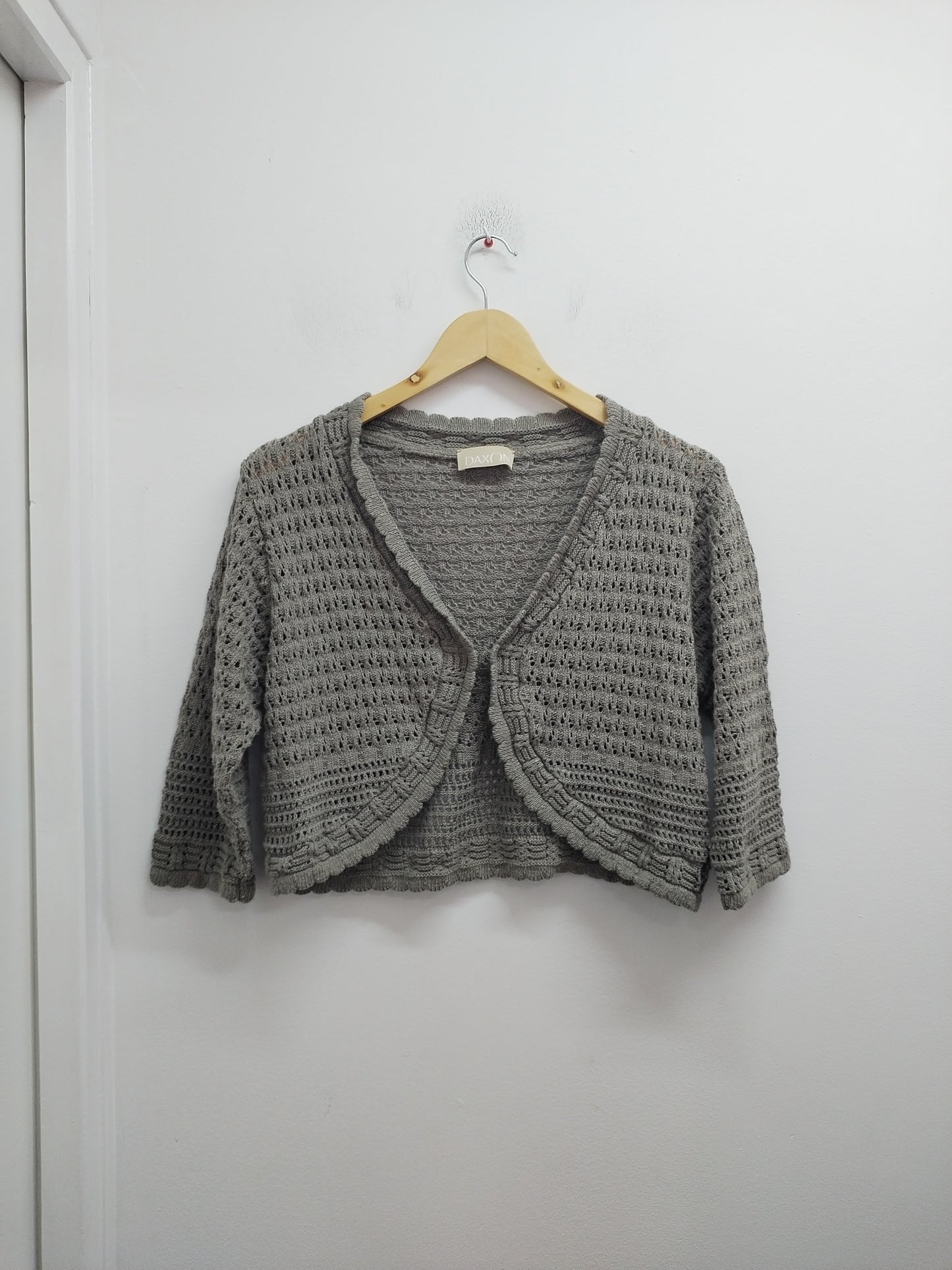 Gilet  court mailles ajourées manches 3/4 Daxon taupe Taille M