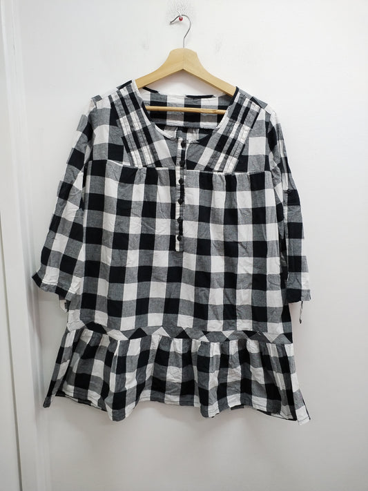 Tunique manches 3/4 noire et blanche à carreaux Taille XL