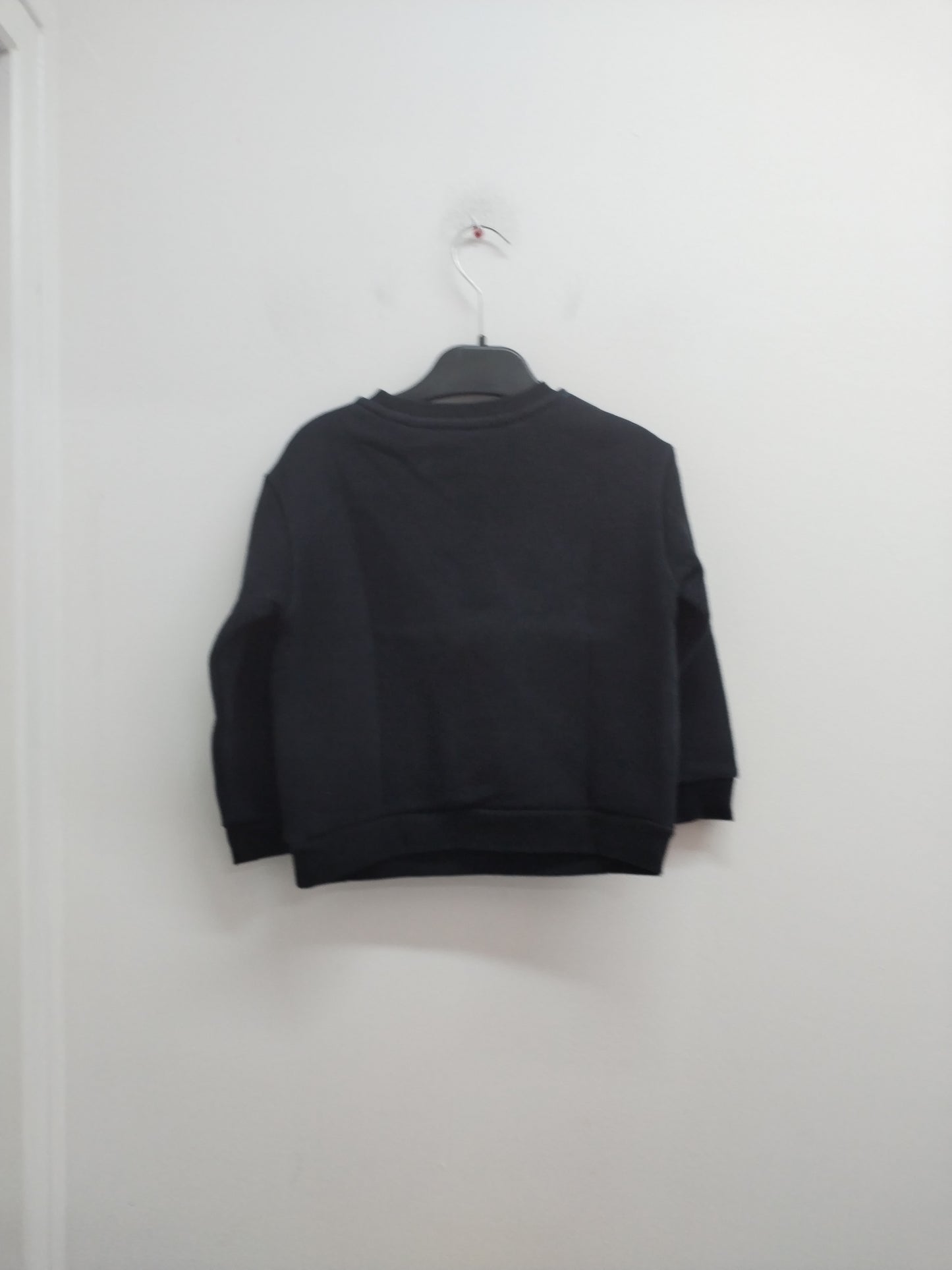 Sweat Kiabi noir avec poche Taille 4 Ans