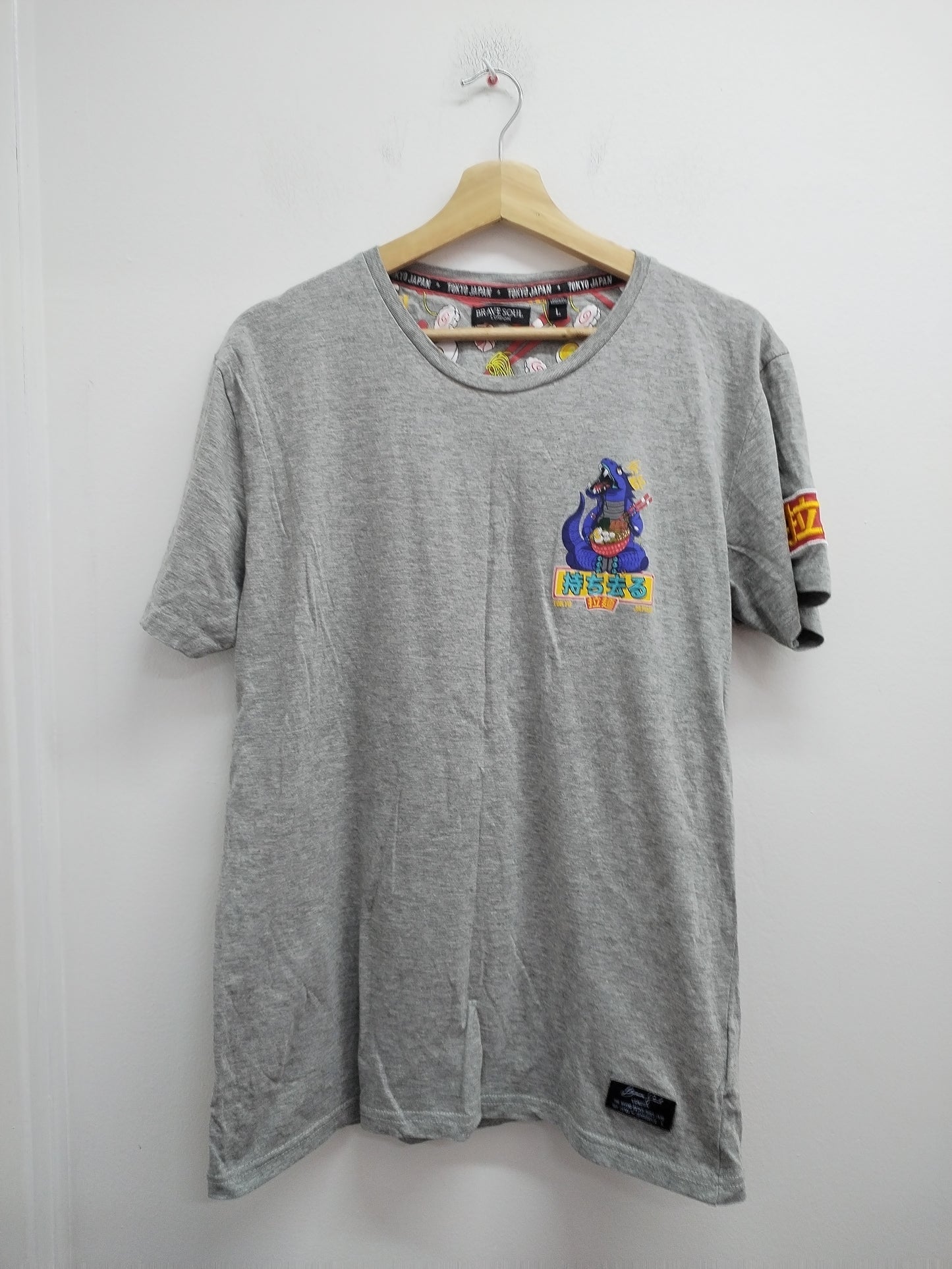T-shirt Brave Soul gris avec impression Taille L