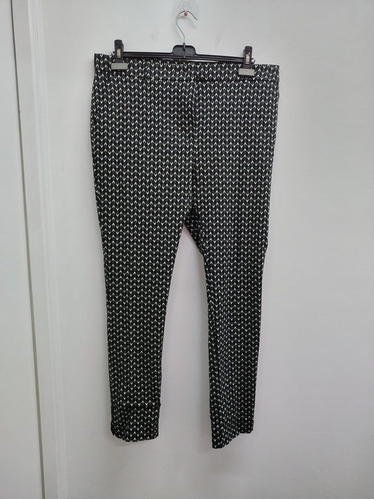 Pantalon noir avec motifs losanges Taille 48
