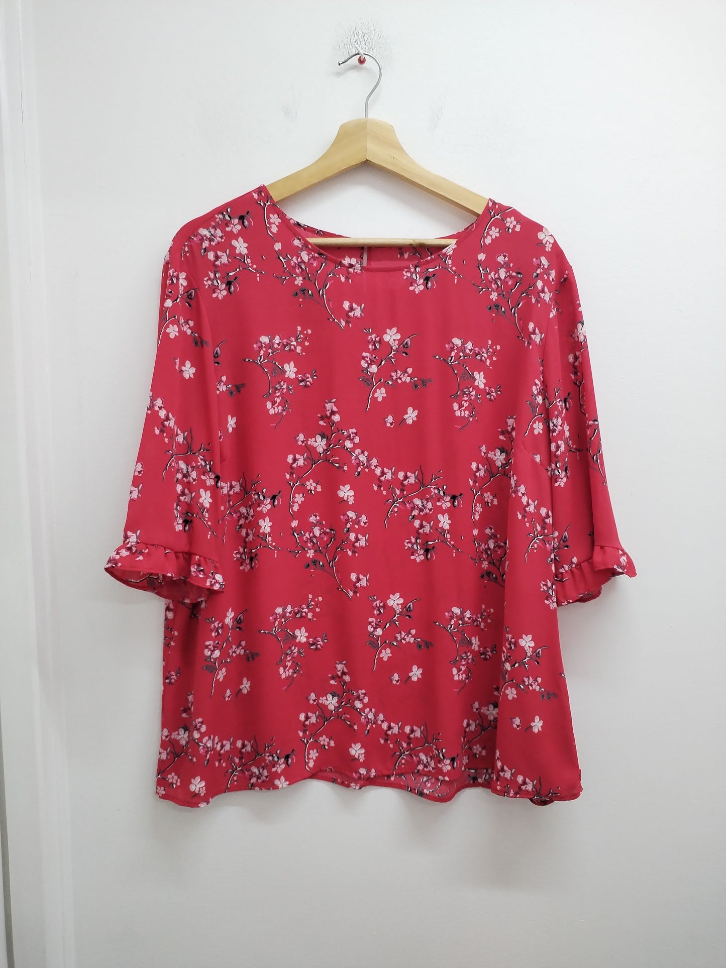 Tunique manches courtes rouge fleurie Taille XL