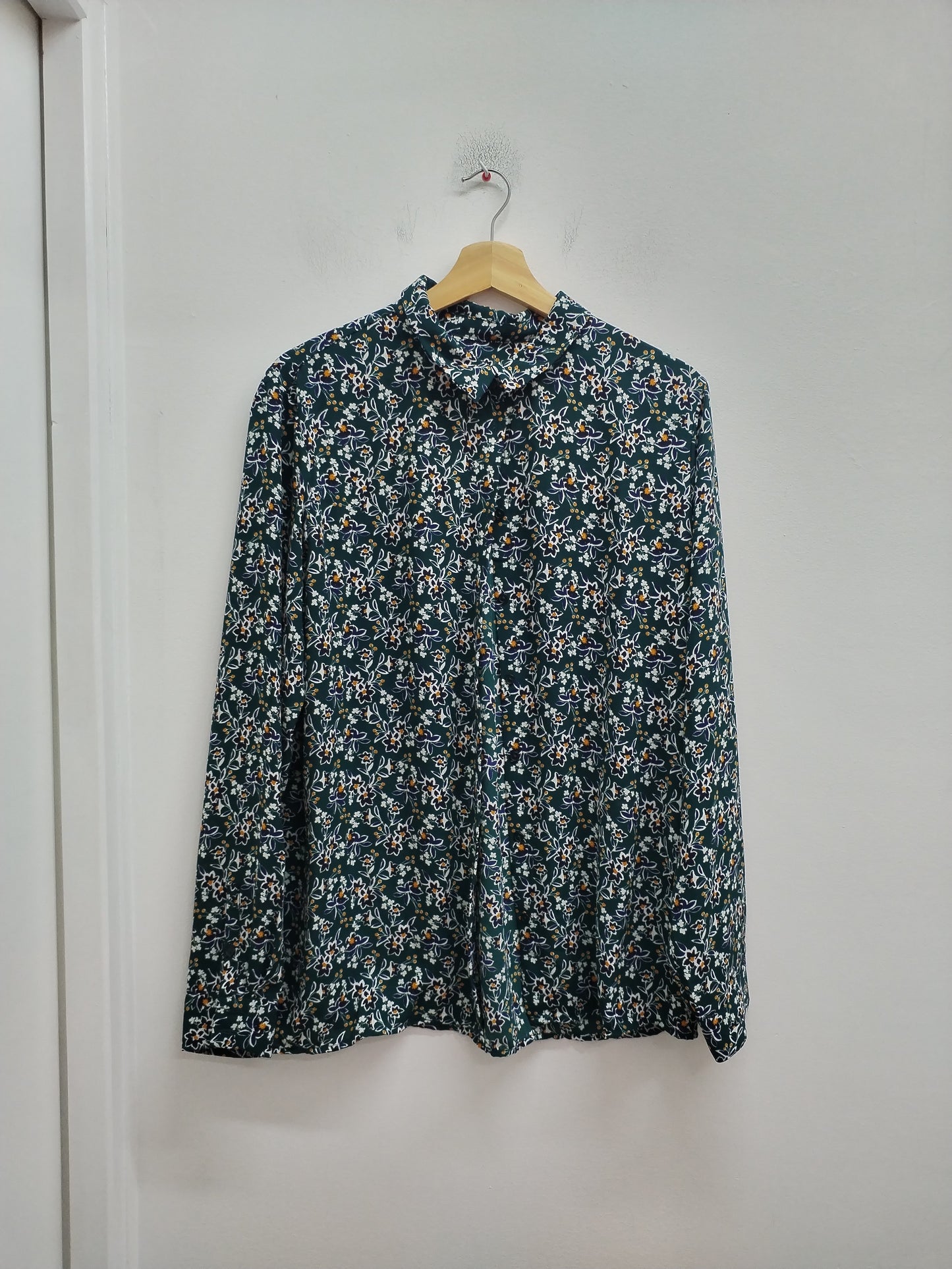 Chemise manches longues verte fleurie Taille XL