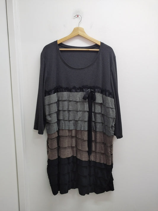 Robe manches 3/4 avec volants gris Taille XL