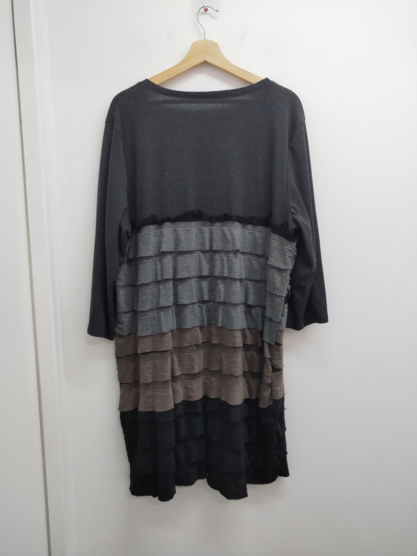 Robe manches 3/4 avec volants gris Taille XL