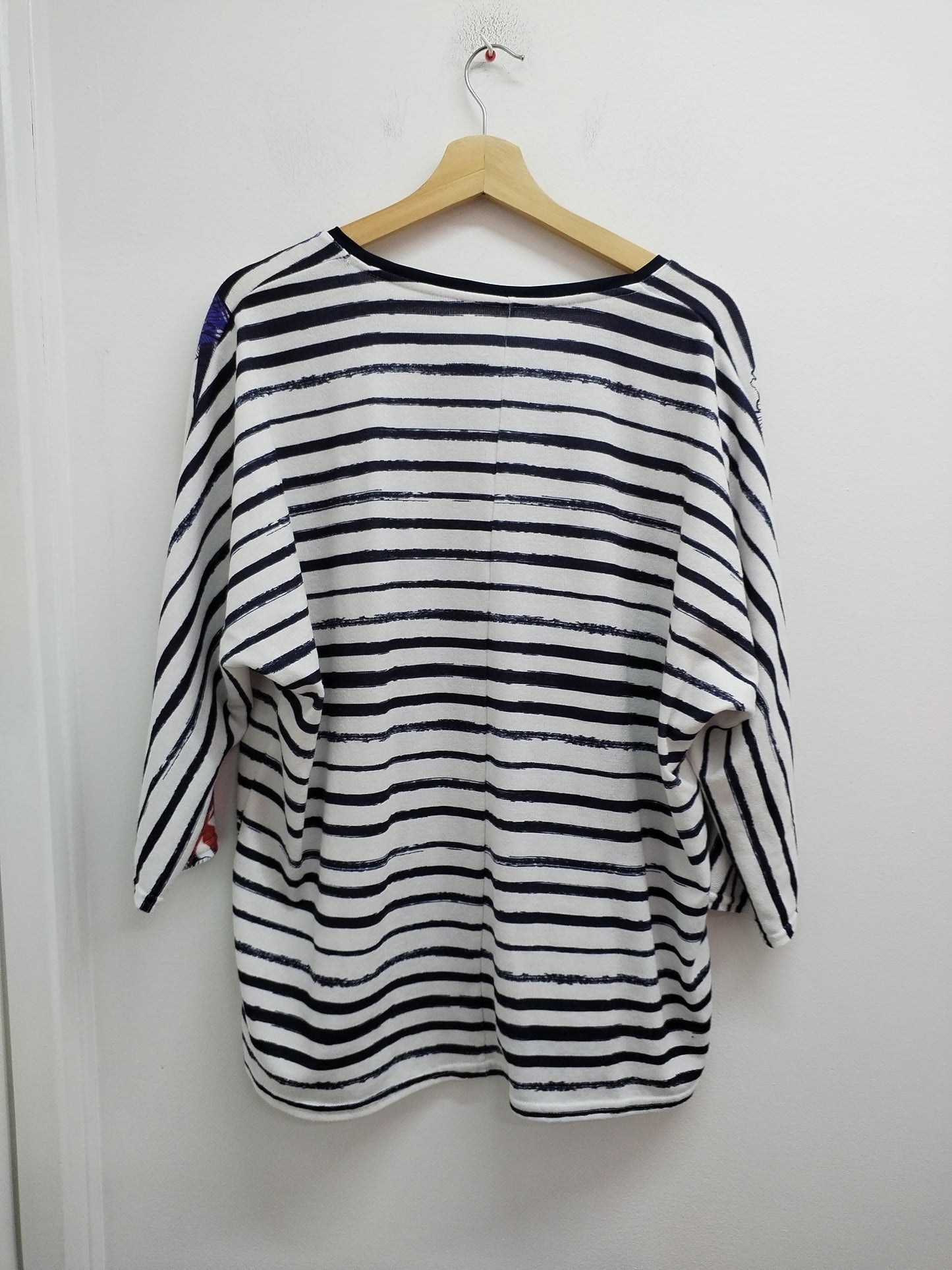 Pull fin manches 3/4 fleuri et rayé blanc et marine Taille XL