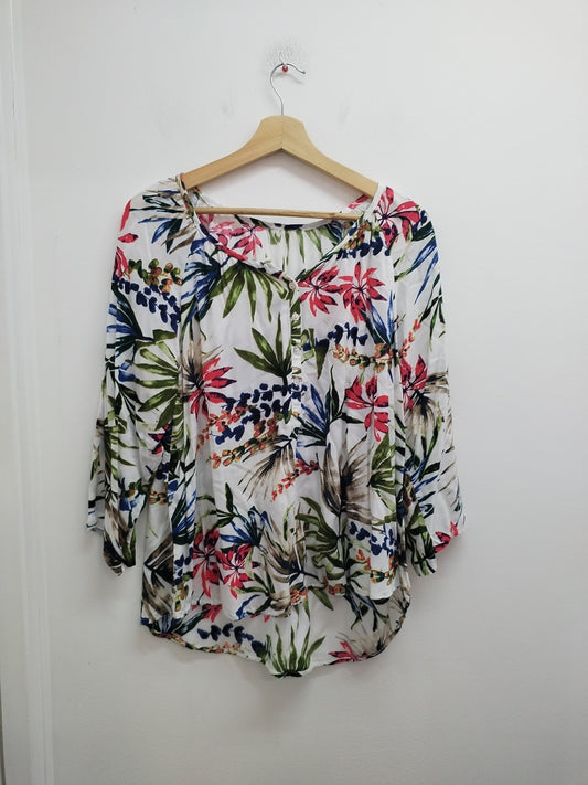 Tunique manches 3/4 blanche fleurie Taille XL