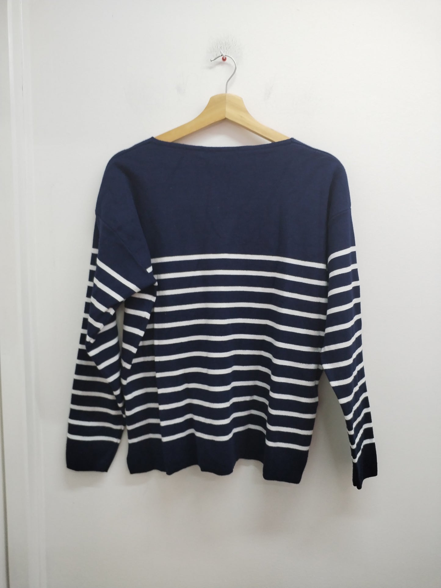 Pull rayé bleu marine et blanc Taille L