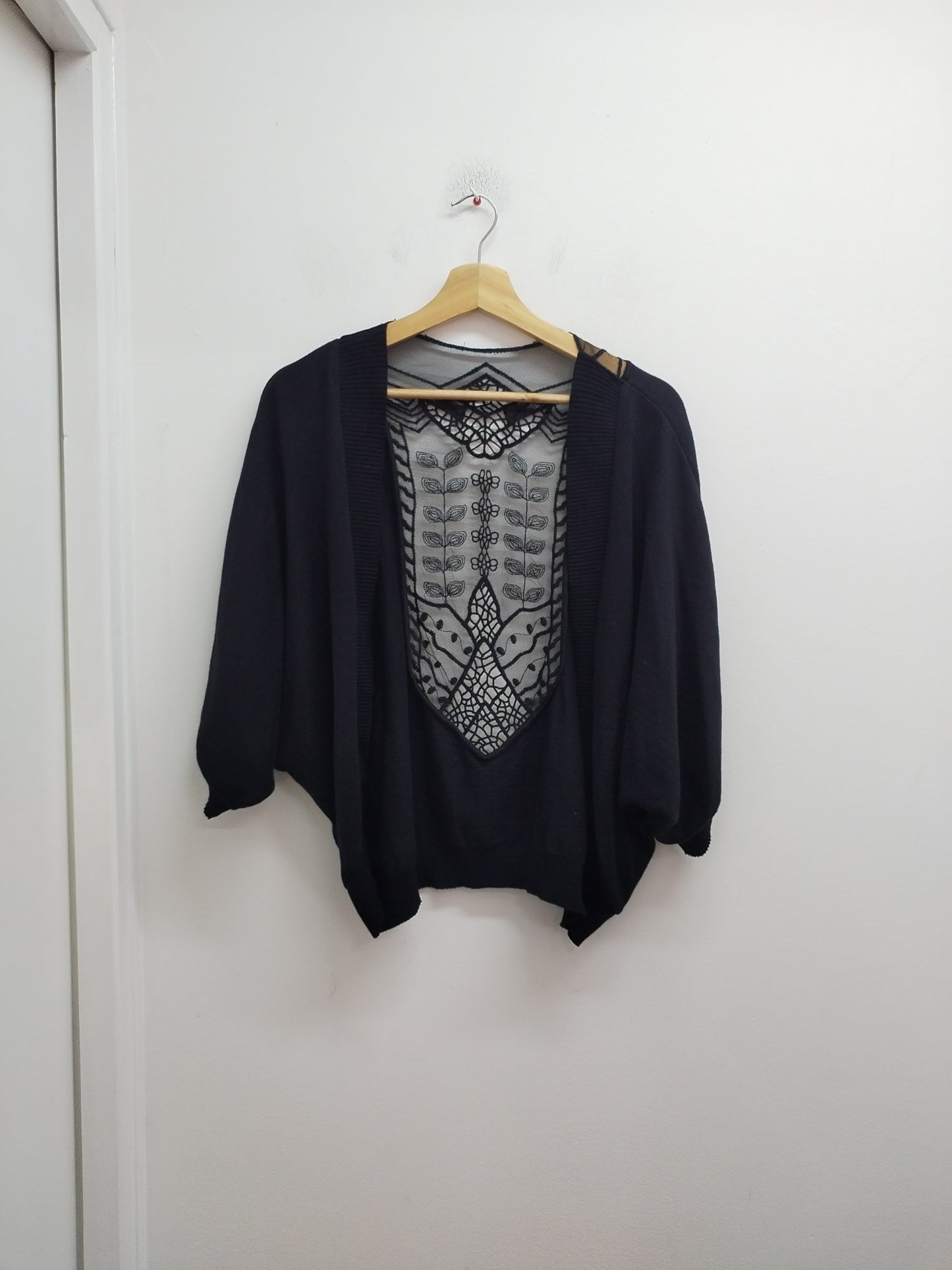 Gilet manches 3/4 noir avec dentelle dans le dos Taille M/L
