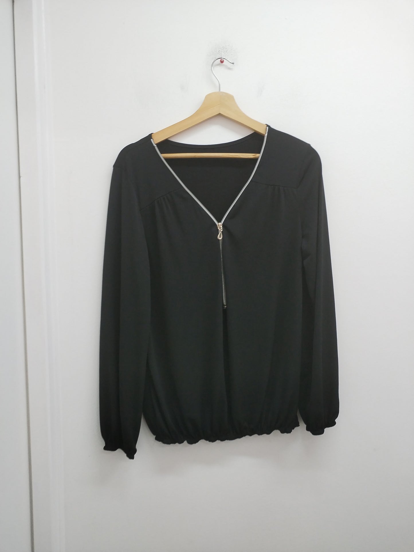 Tunique fluide manches longues noire avec fermeture Taille M