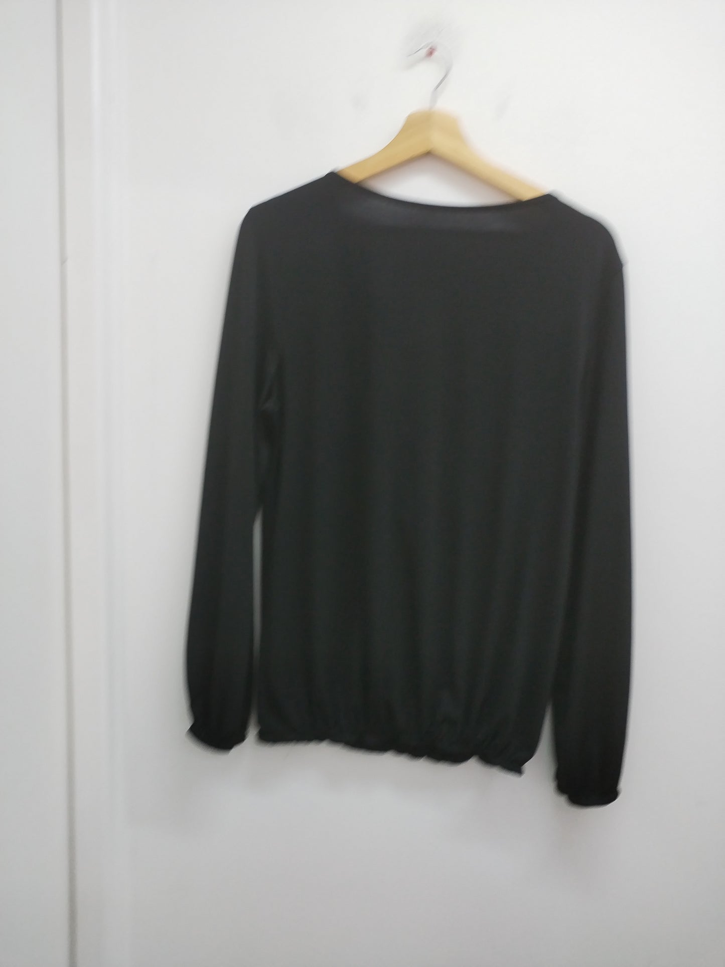 Tunique fluide manches longues noire avec fermeture Taille M