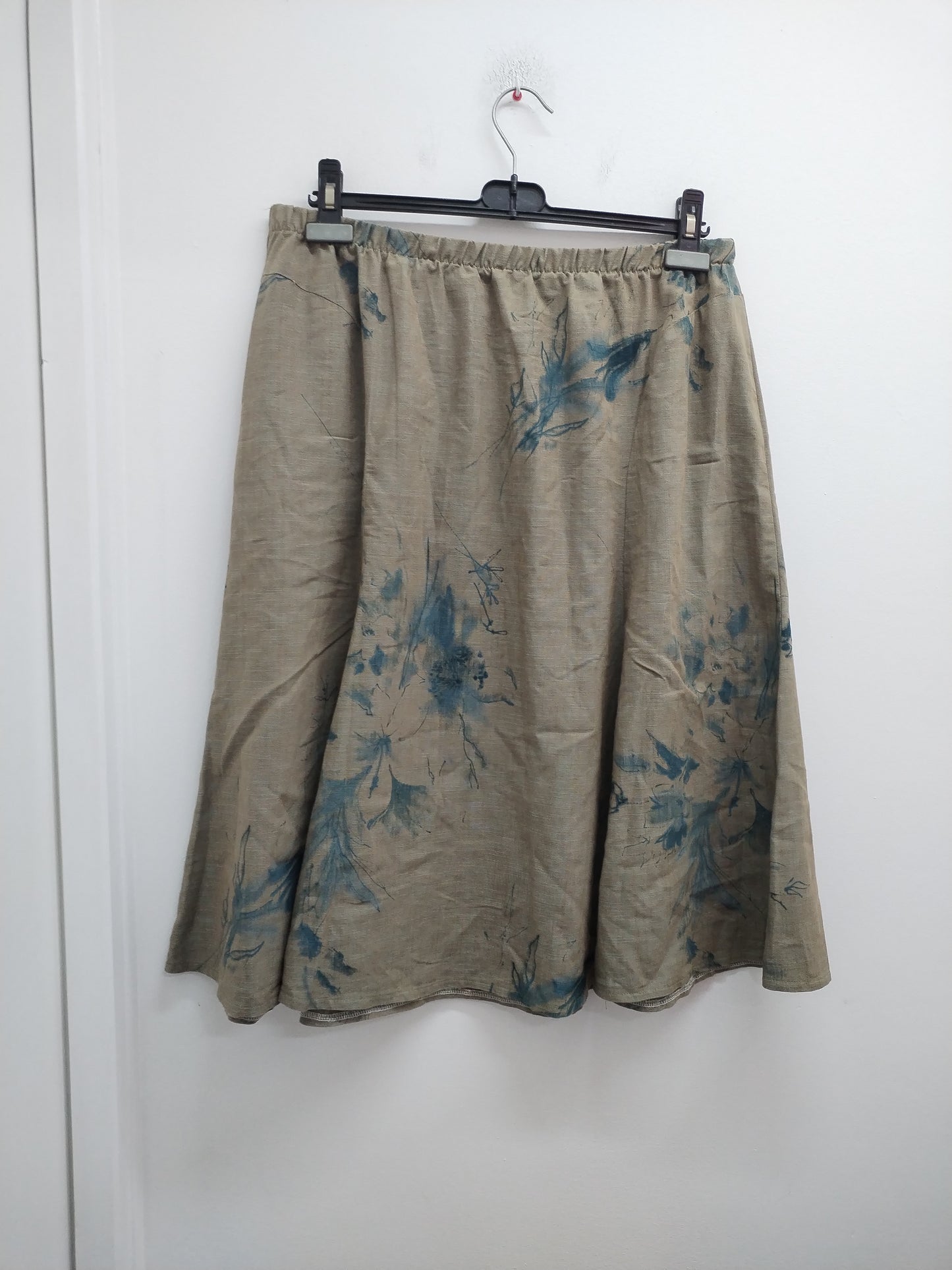 Jupe légère beige foncée à motifs Taille 50/52