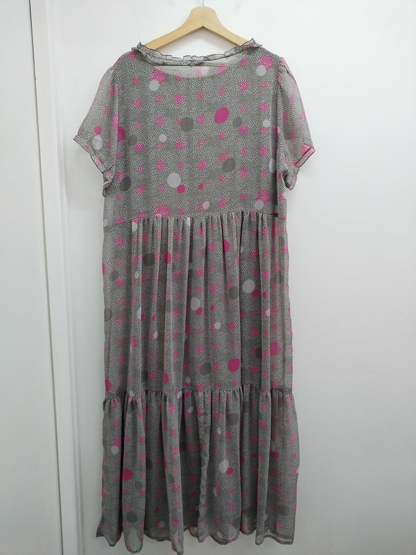 Robe longue manches courtes La Redoute grise et rose à pois Taille 54