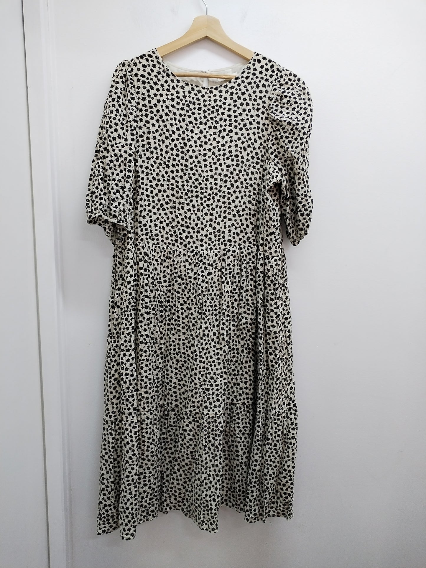 Robe longue manches courtes H&M beige fleurie Taille M
