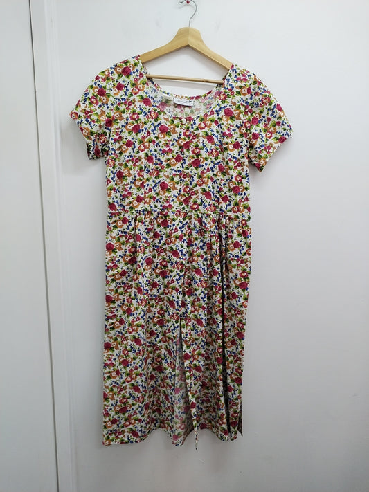 Robe manches courtes Antonelle fleurie Taille 46
