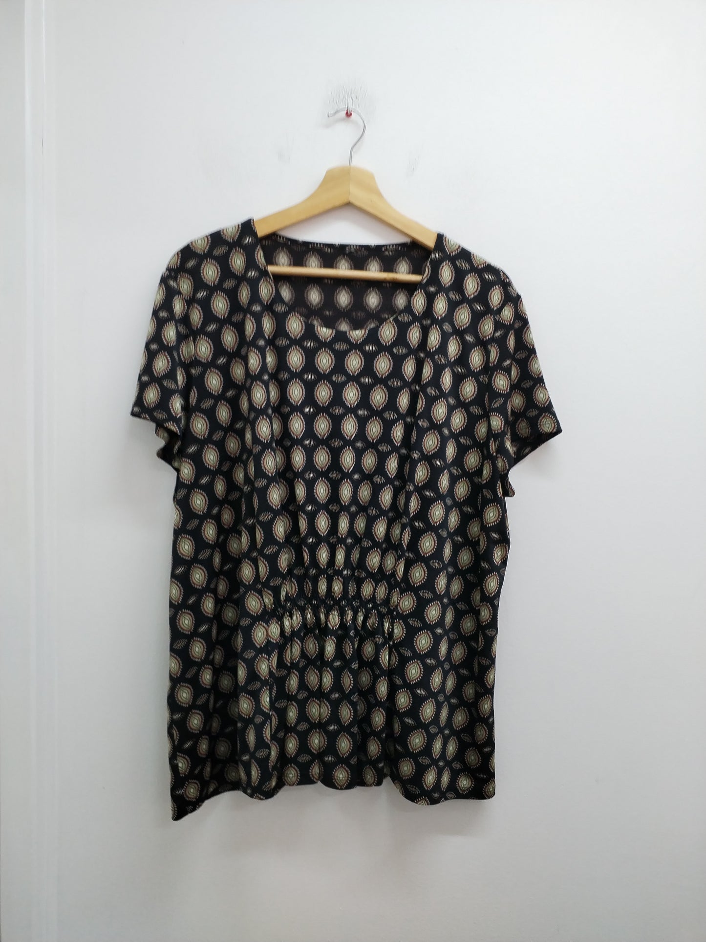 Tunique manches courtes noire à motifs Taille 2XL