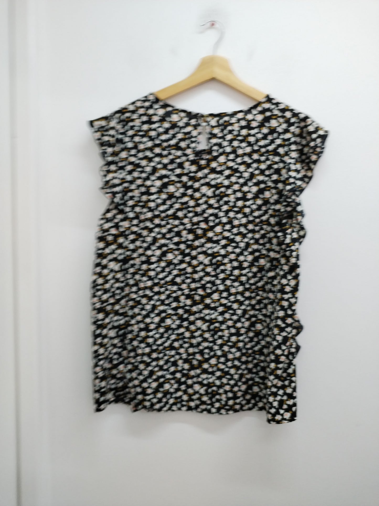 Tunique manches courtes noire fleurie Taille L