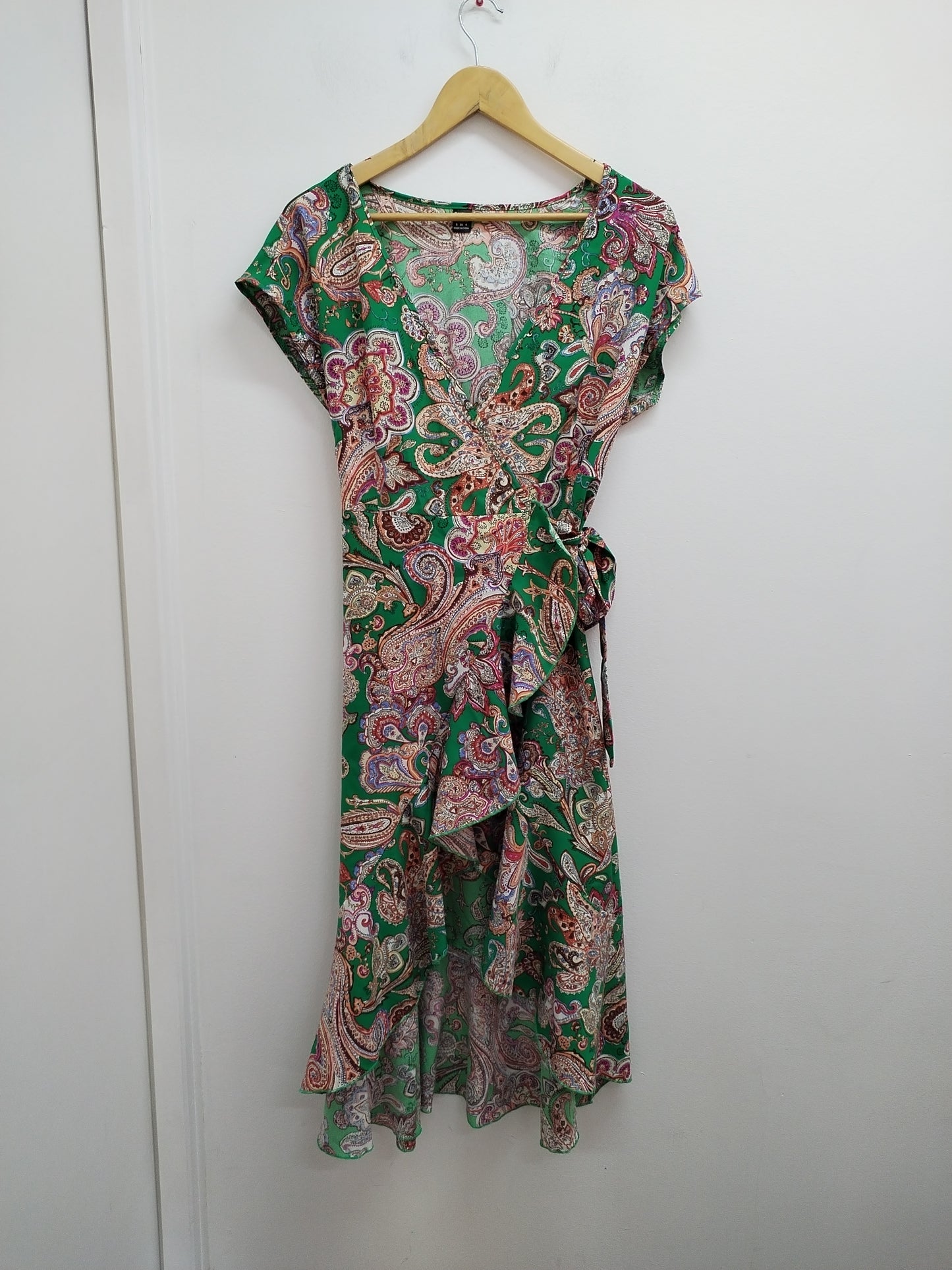 Robe longue cache-cœur manches courtes Shein verte à motifs Taille S