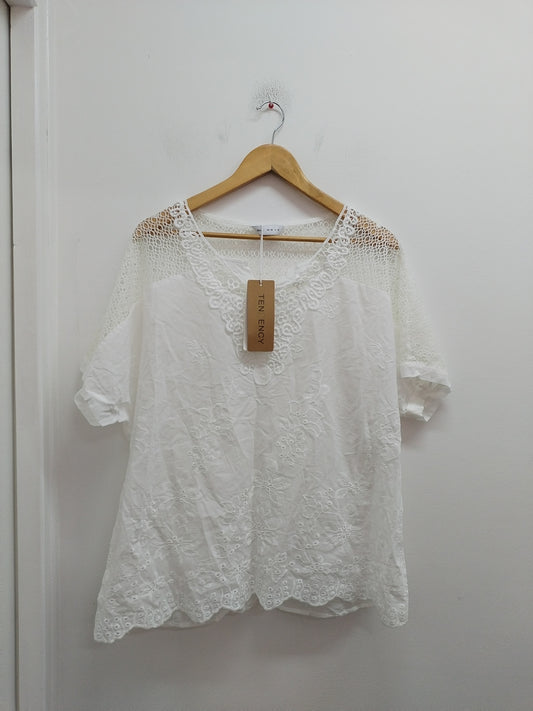 Tunique manches courtes Tendency blanche avec dentelle Taille L