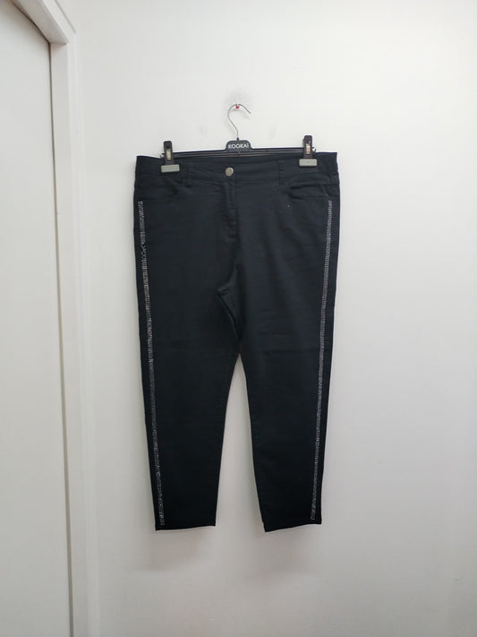Pantacourt Noir Liseré Argenté – Taille 46