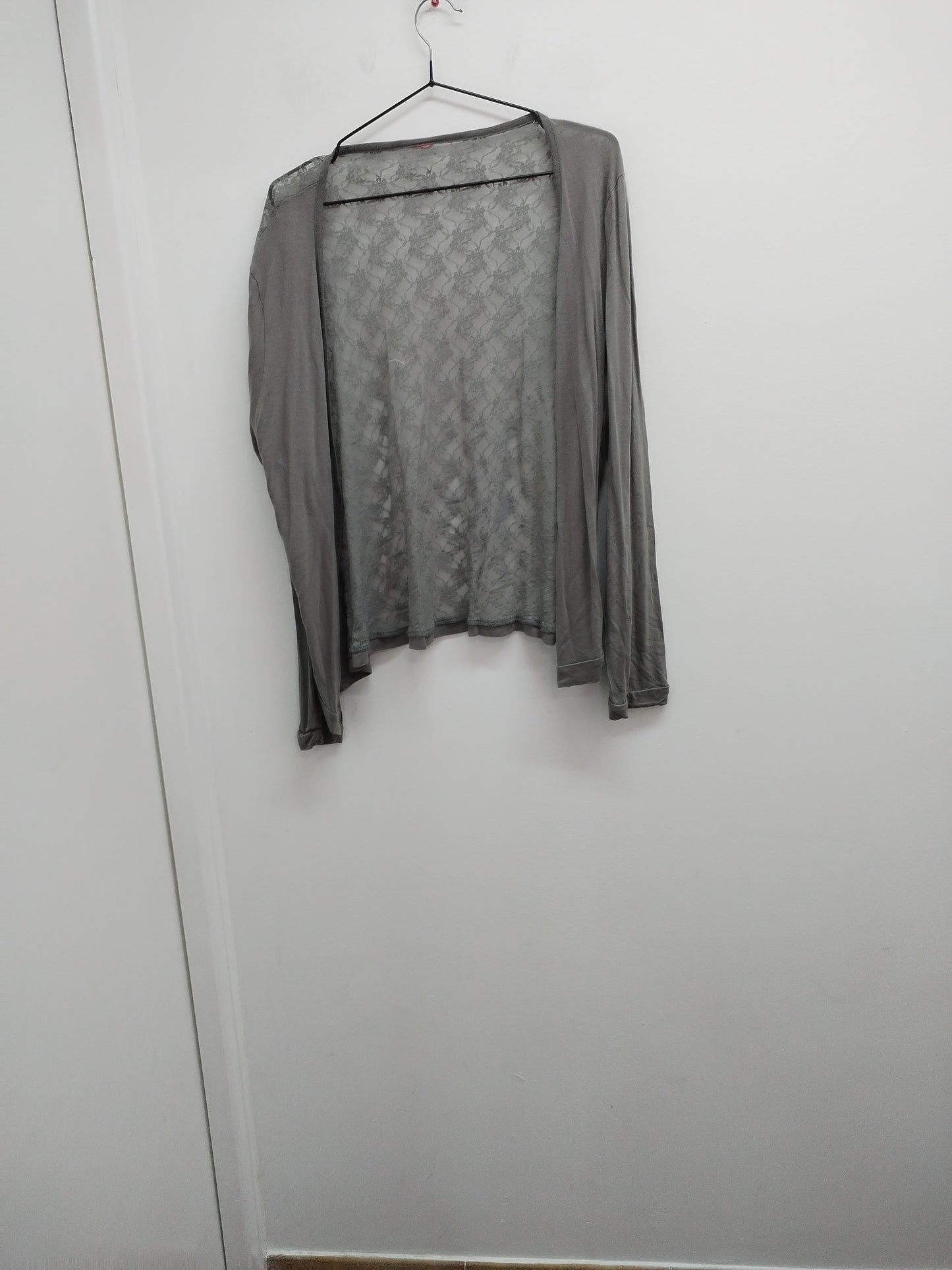 Gilet gris avec dentelle dans le dos Taille L