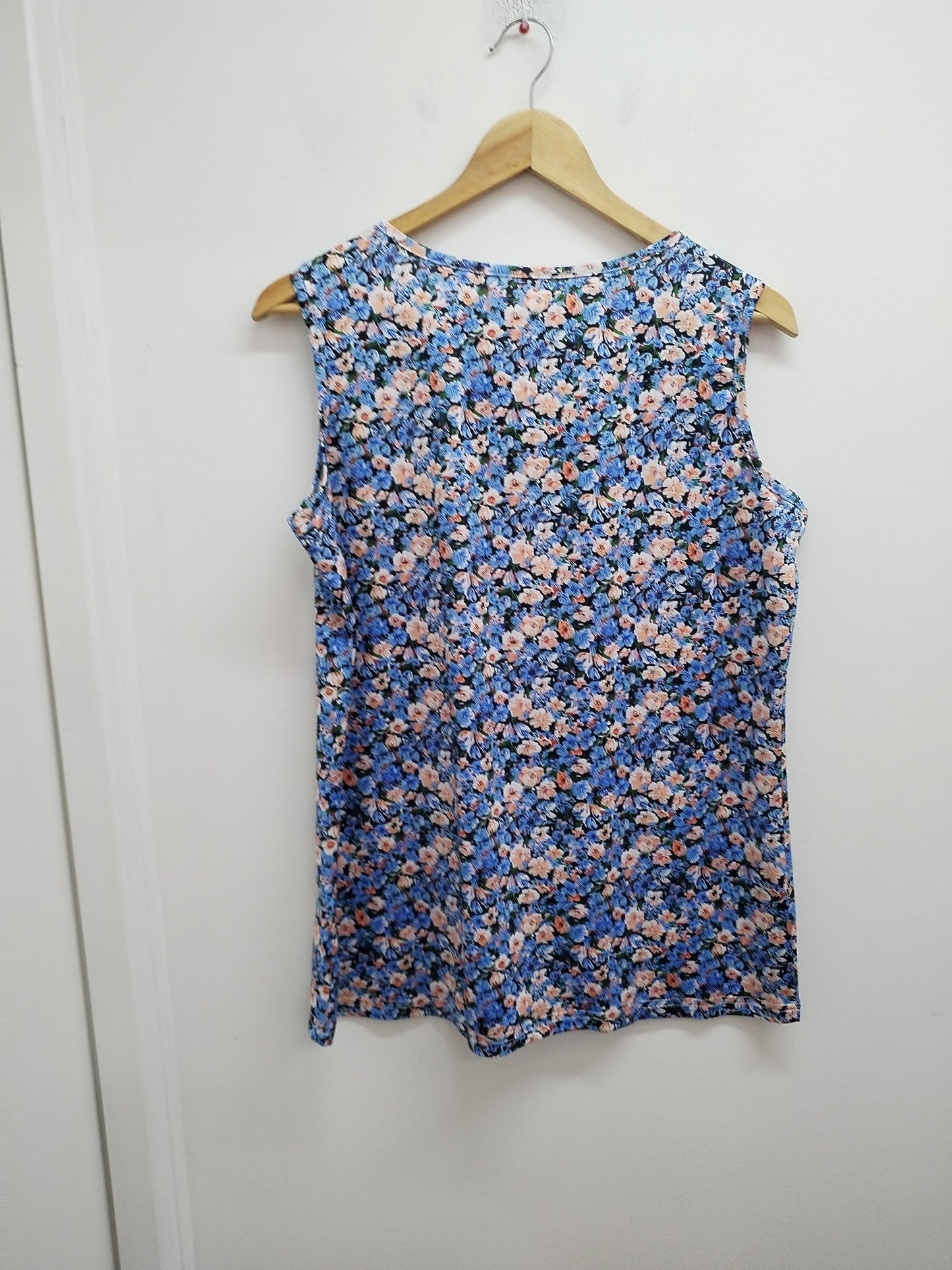 Tunique sans manches bleue fleurie Taille 46