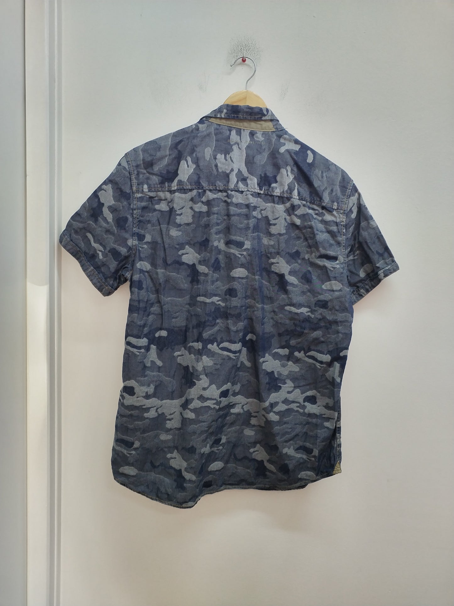 Chemise manches courtes en jeans Bonobo bleue imprimée camouflage Taille L