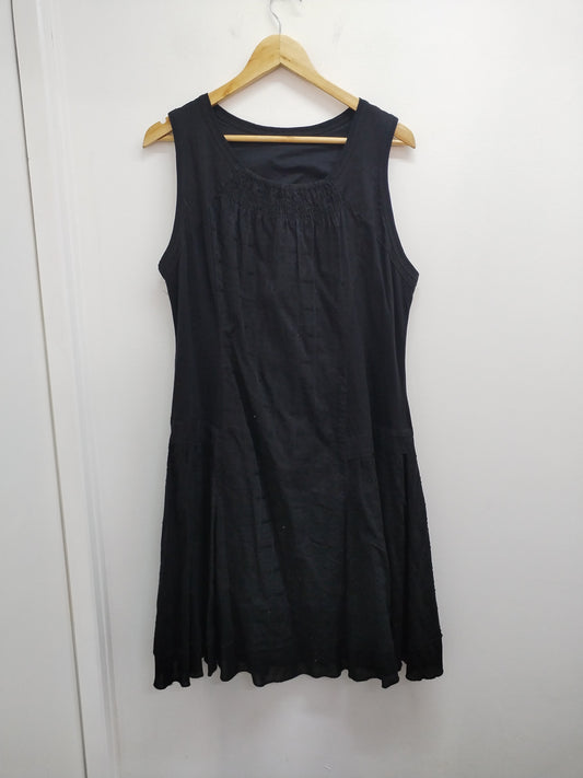 Robe sans manches noire Taille L
