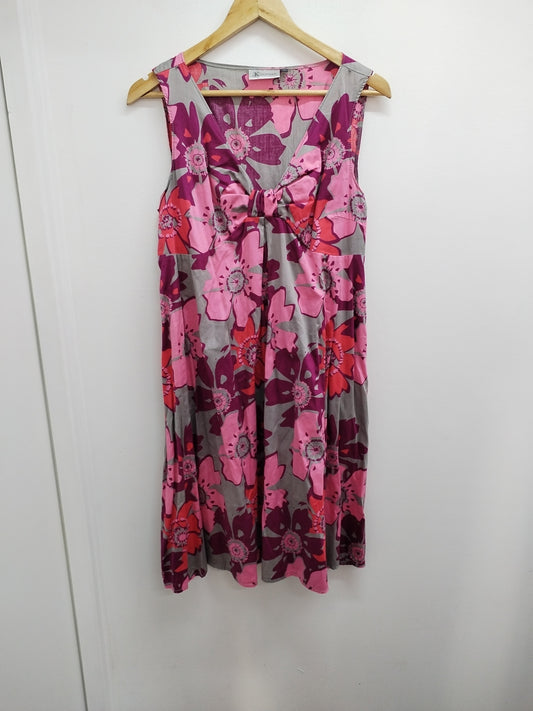 Robe sans manches Kiabi grise fleurie Taille 44