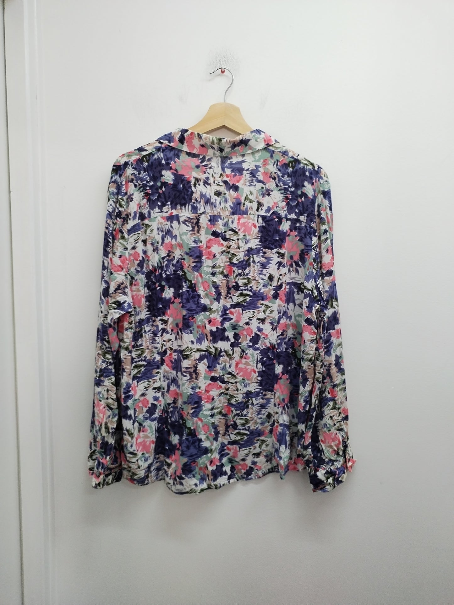Chemise manches longues Imprimée fleurie Taille 48