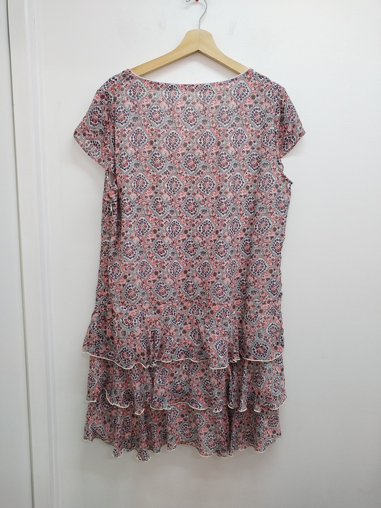 Robe manches courtes fleurie Taille XL