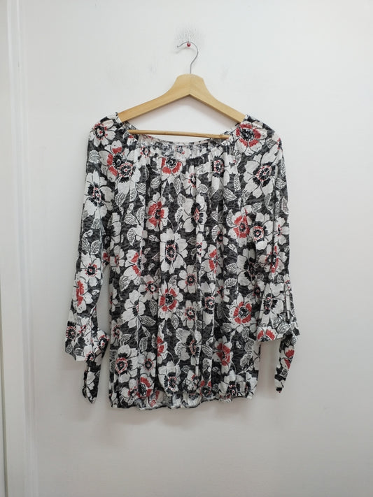 Tunique manches 3/4 blanche, grise et rouge fleurie Taille XL