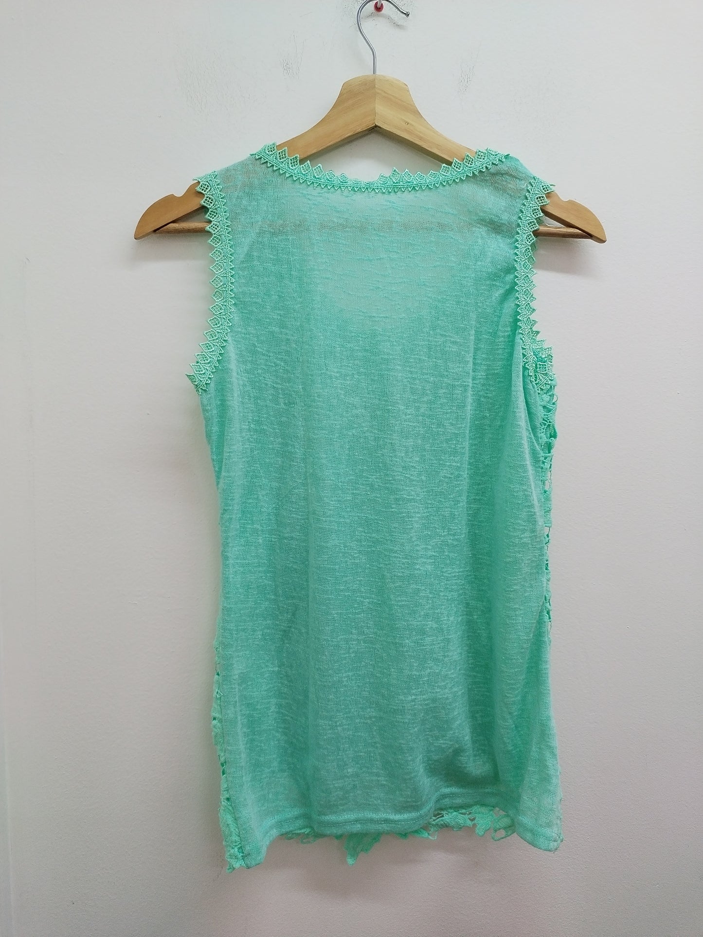 Débardeur vert pastel avec dentelle Taille S