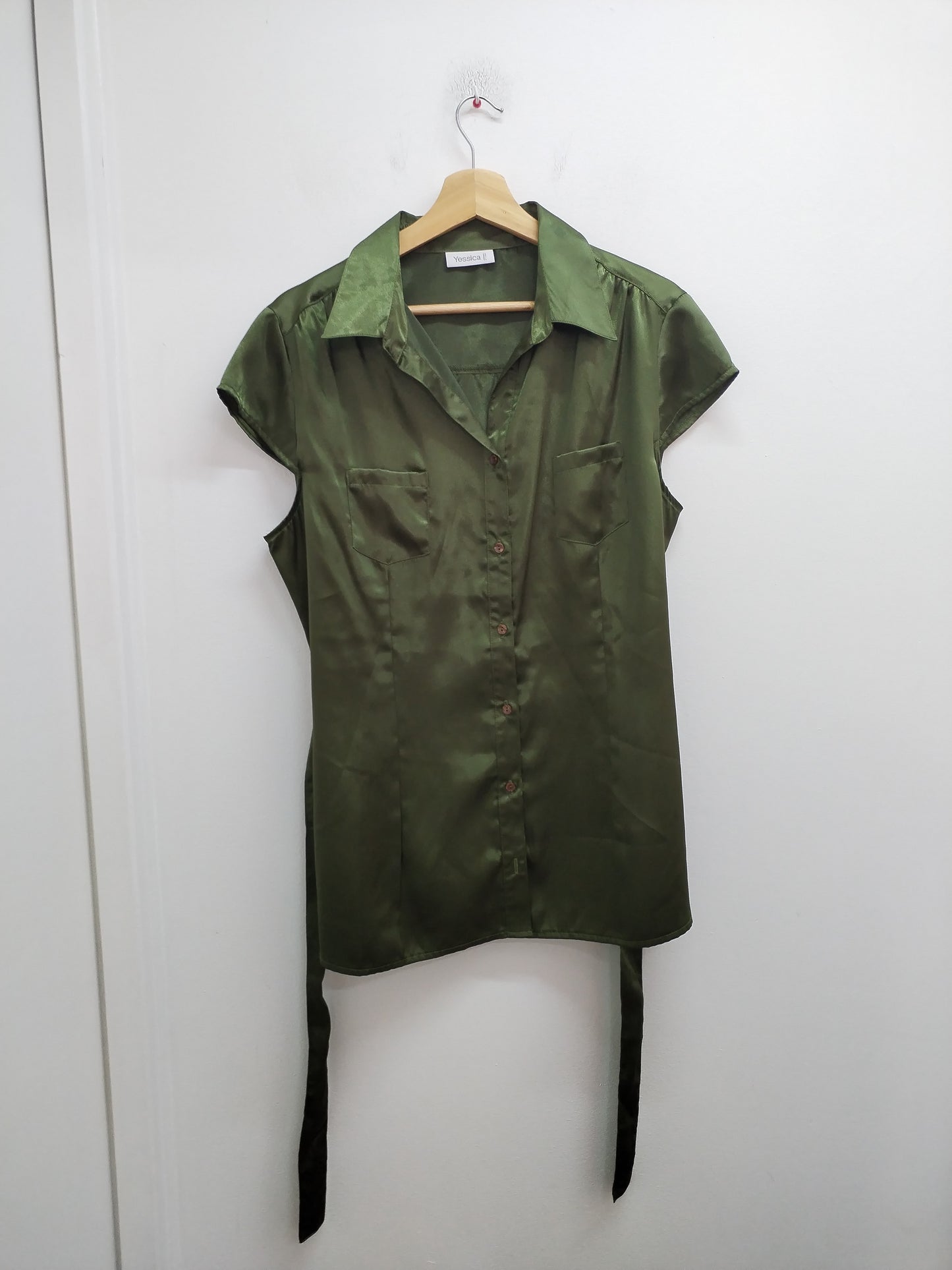 Chemise manches courtes avec ceinture Yessica kaki satinée Taille L