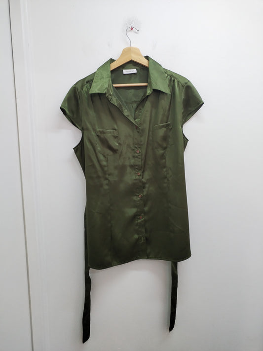 Chemise manches courtes avec ceinture Yessica kaki satinée Taille L