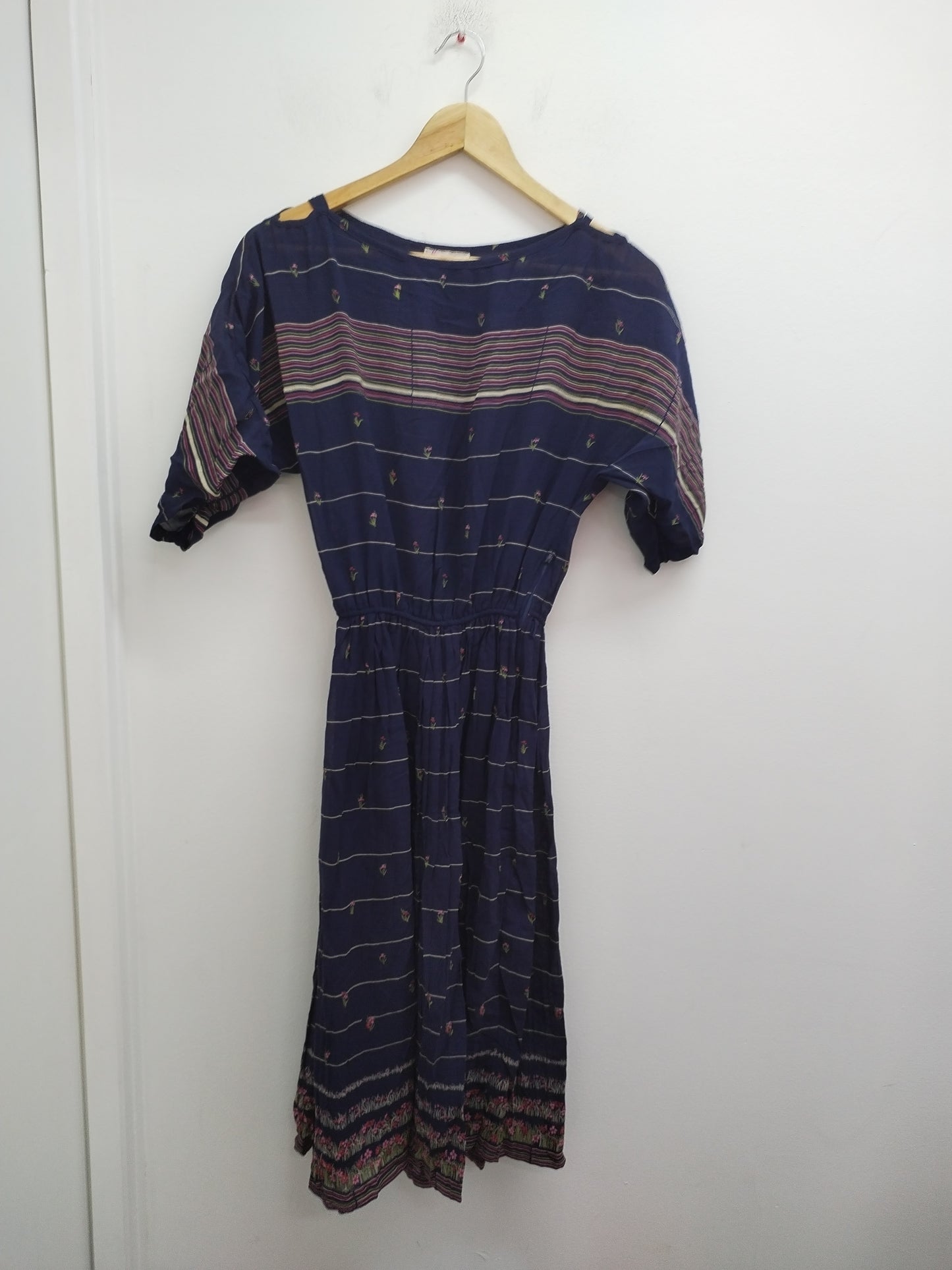 Robe manches courtes en voile marine fleurie et rayée Taille M