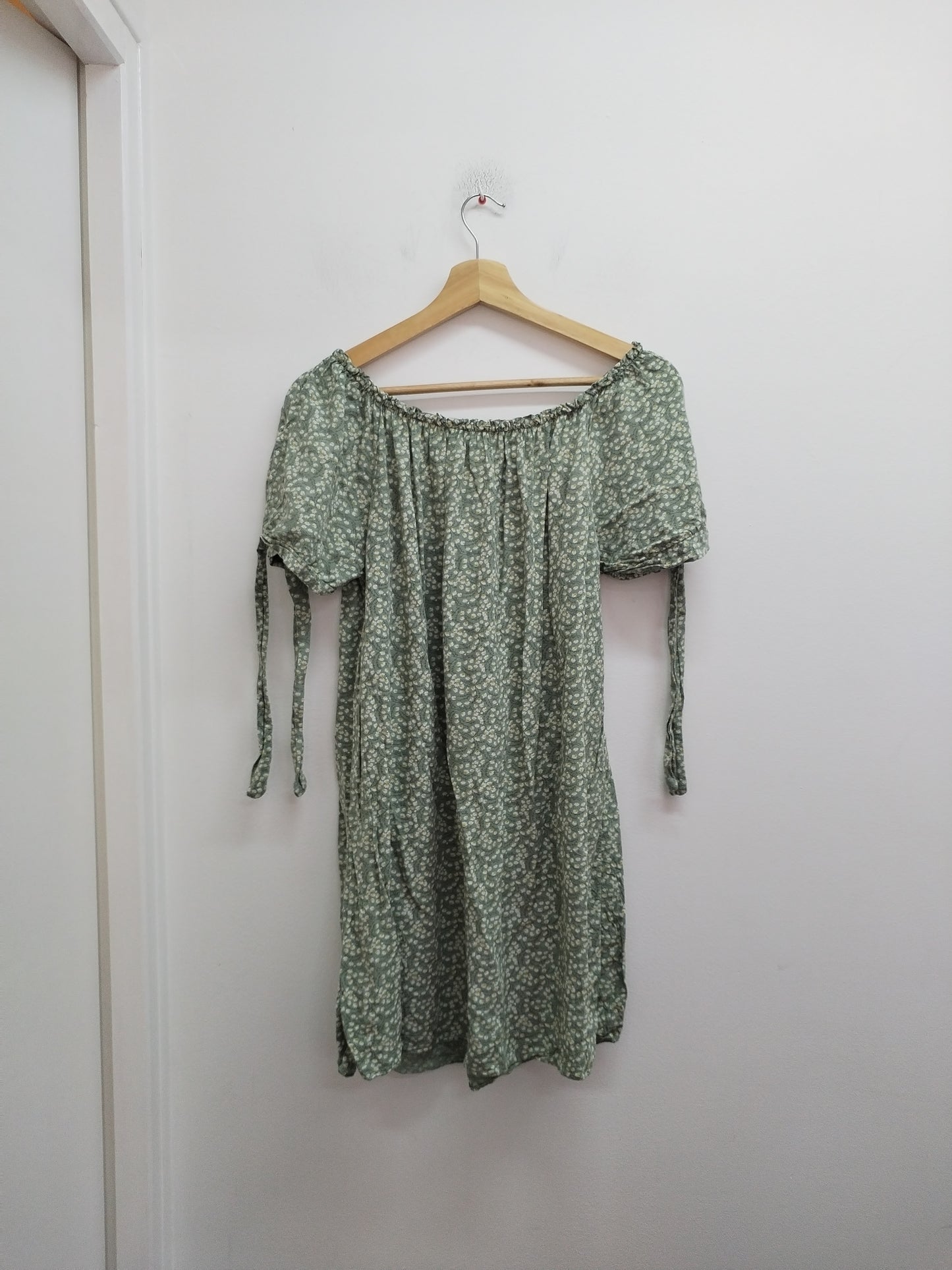 Robe manches courtes verte fleurie Taille L