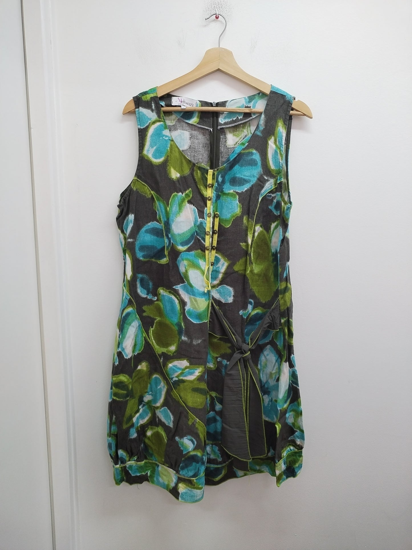 Robe sans manches Affinités By Armand Thiery imprimée fleurie Taille 46