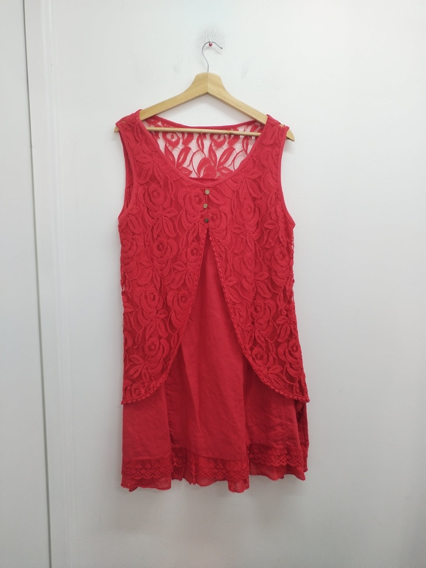 Robe sans manches rouge avec dentelle Taille L