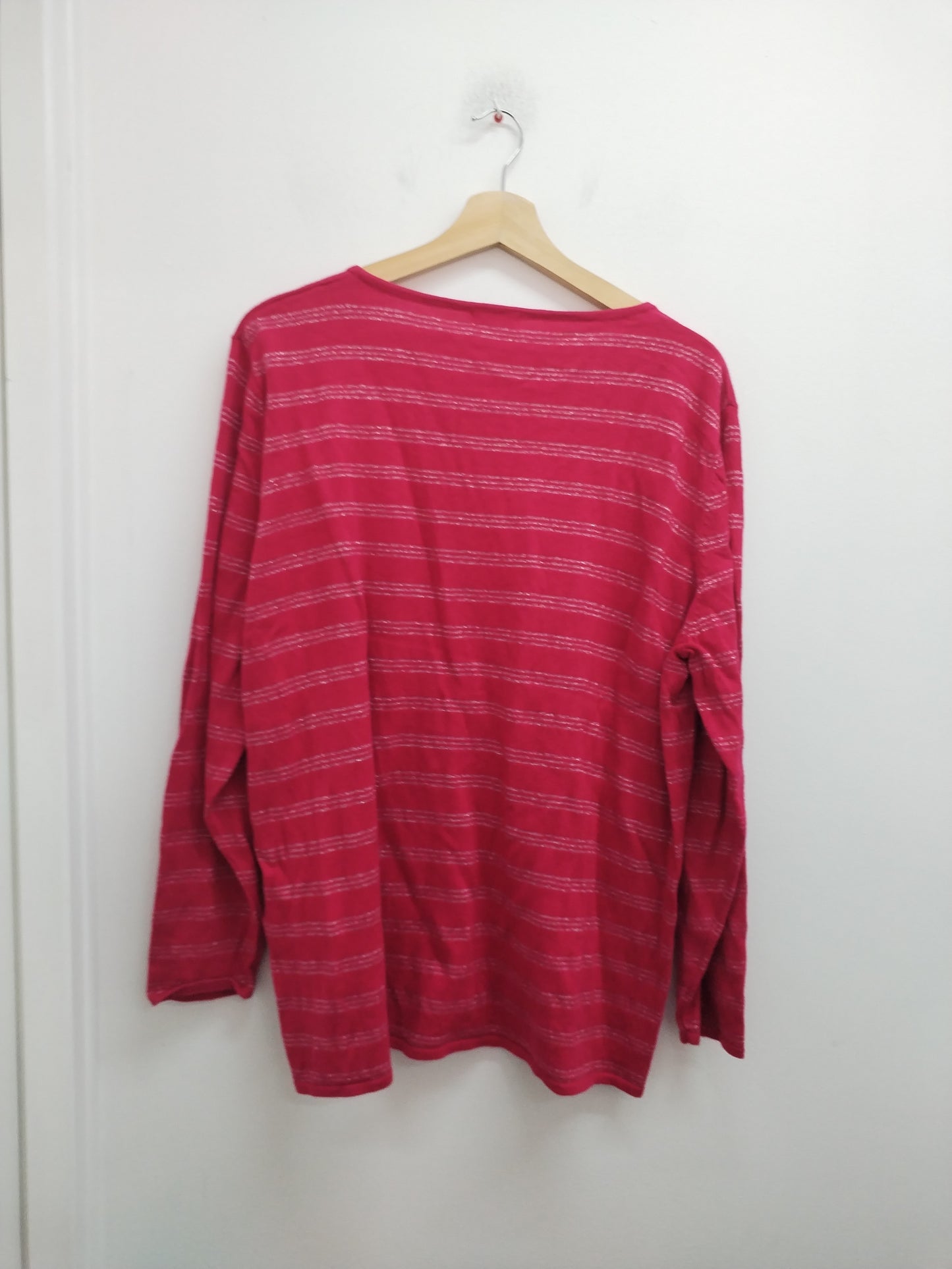 Pull fin Damart rayé rouge et argenté Taille 54/56