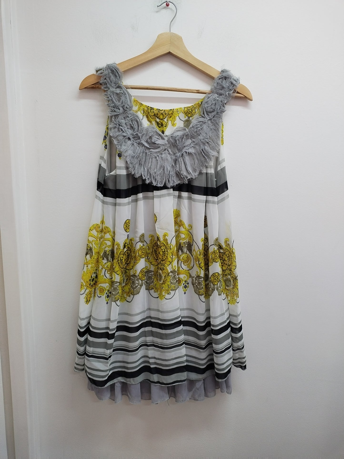Robe sans manches grise, blanche et noire à motifs Taille M