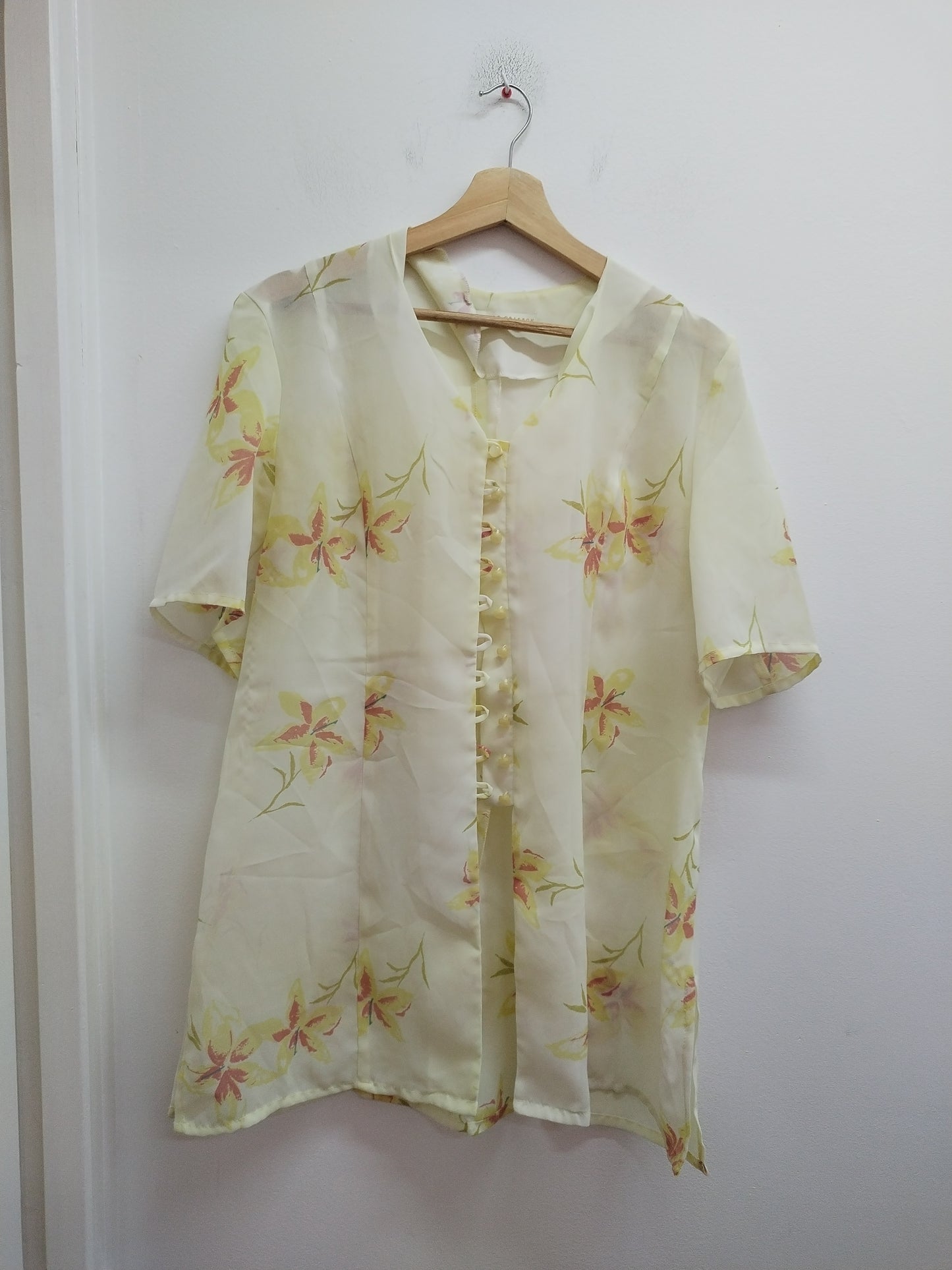Chemise en voile Marcelle Griffon beige fleurie Taille 44