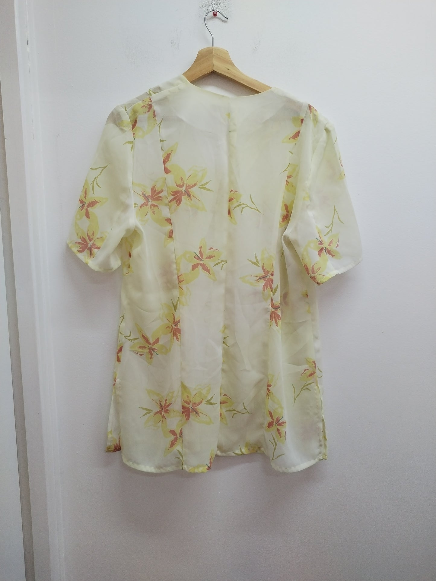 Chemise en voile Marcelle Griffon beige fleurie Taille 44